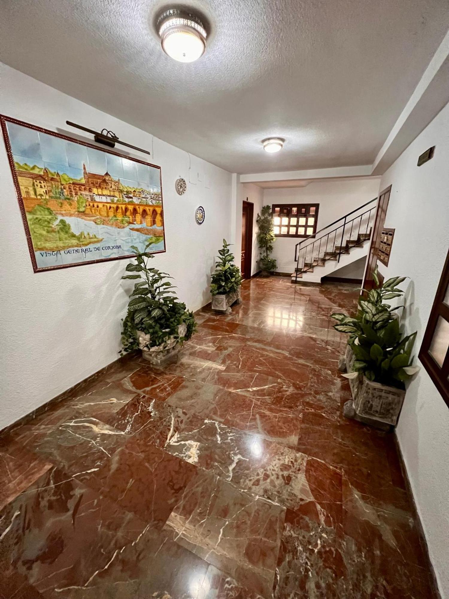 Amplio Apartamento Familiar Con Parking Privado En Pleno Centro De Cordoue Extérieur photo